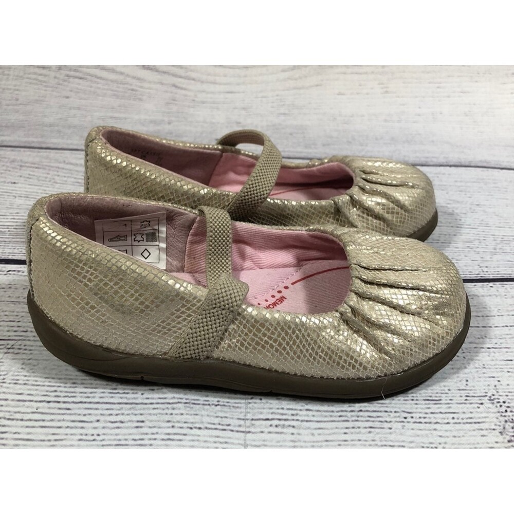 Stride rite size 6W cassie leather metallic flat